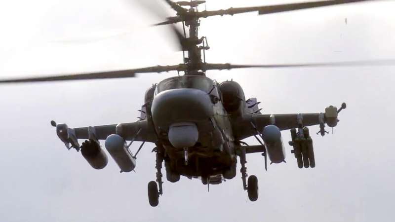 СВО: Российский вертолет Ка-52М уничтожил опорный пункт ВСУ в Курской области