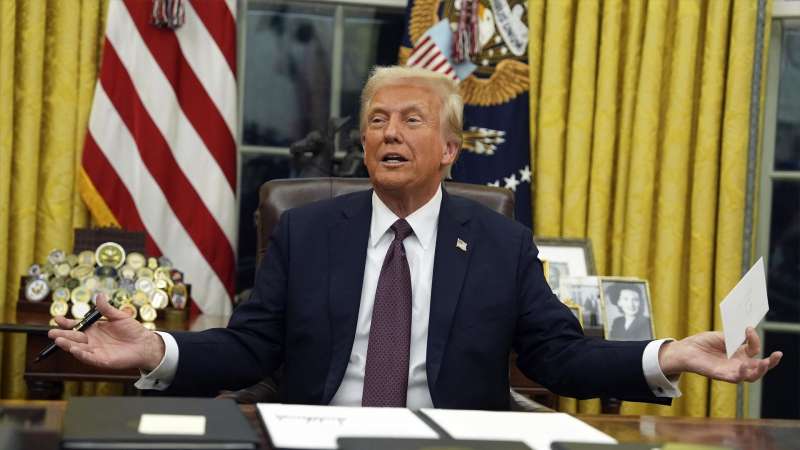 Трамп ограничил нелегалам право оставаться в США