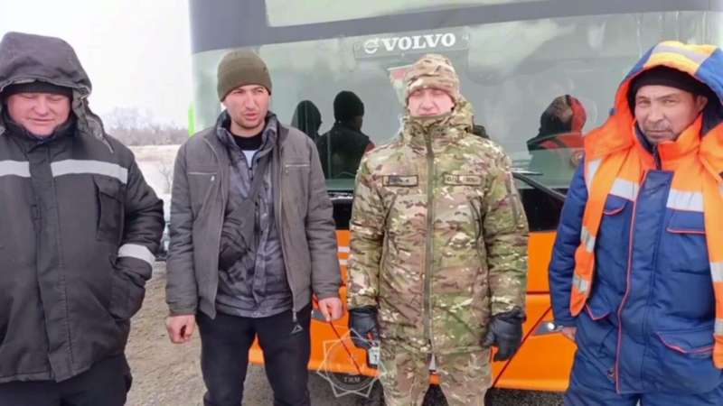 70 граждан Таджикистана спасли на трассе в Костанайской области