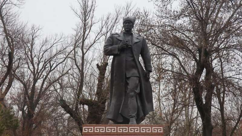 Память легендарного генерала Сабыра Рахимова почтили в Шымкенте
