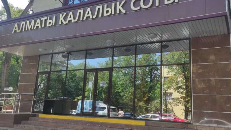 Похищение, убийство, насилие: суд над "черными риeлторами" идет в Алматы