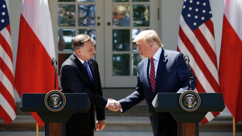 СМИ рассказали неожиданные подробности встречи Трампа и Дуды