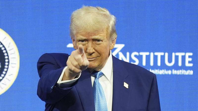 США по-прежнему присматриваются к Гренландии, заявил Трамп