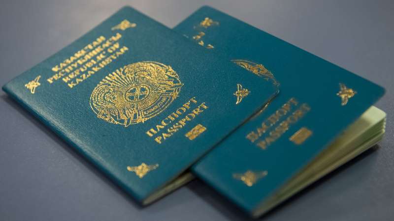 Казахстанцы смогут менять просроченные удостоверения личности и паспорт в онлайн формате