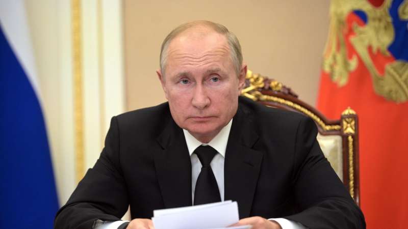 Путин призвал МВД уделять внимание безопасности перед 80-летием Победы