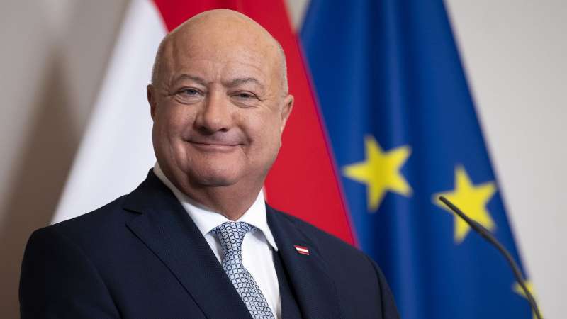 СМИ: канцлер нейтральной Австрии поддерживает новую оборонную стратегию ЕС