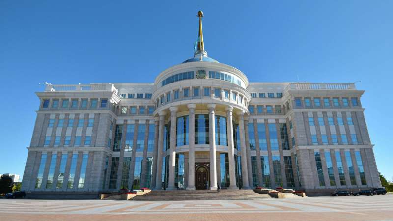 Токаев направил телеграмму соболезнования президенту Ирана в связи с трагедией в порту