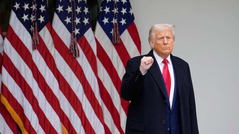 Трамп довел до 145% пошлины для Китая