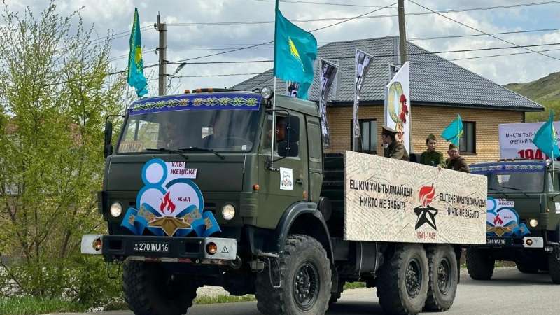 Передвижной концерт в честь Великой Победы и ее героев прошел в Усть-Каменогорске