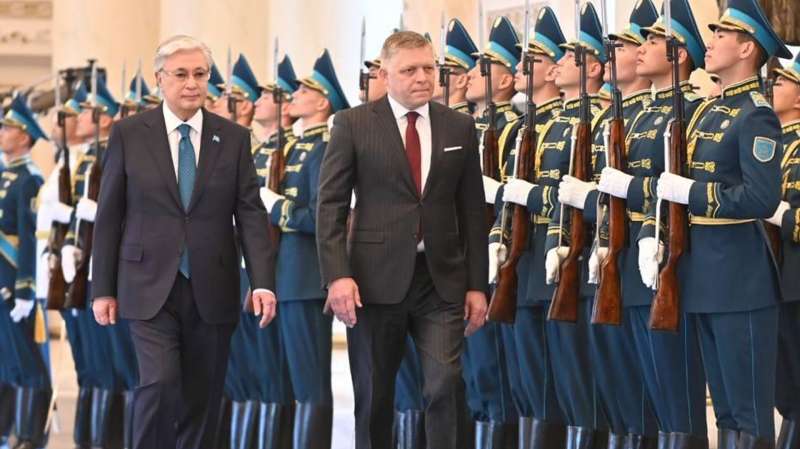 Премьер Словакии Роберт Фицо прибыл в Астану