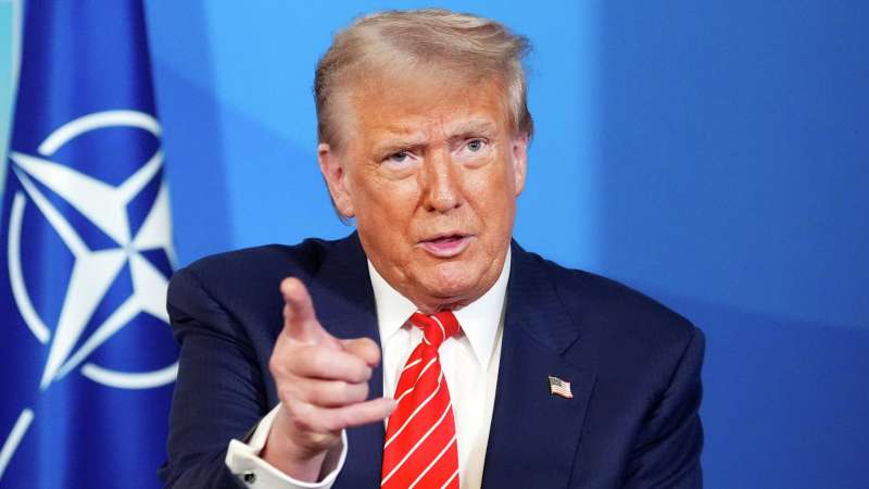 СМИ: чиновники в Европе раздражены подхалимством Рютте к Трампу на саммите