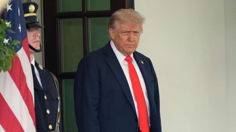 Трамп оставляет за собой все варианты действий в ситуации с Ираном
