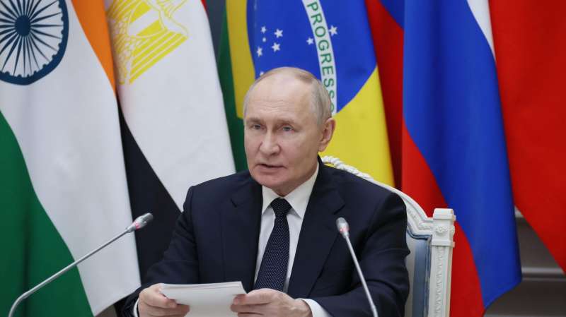 БРИКС обогнала "Большую семерку" по ВВП - Путин