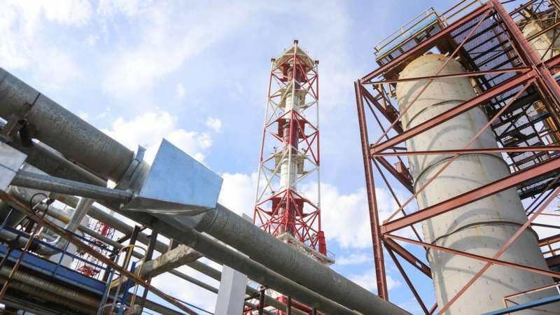 Почти 9 млн тонн нефти переработали в Казахстане за полгода
