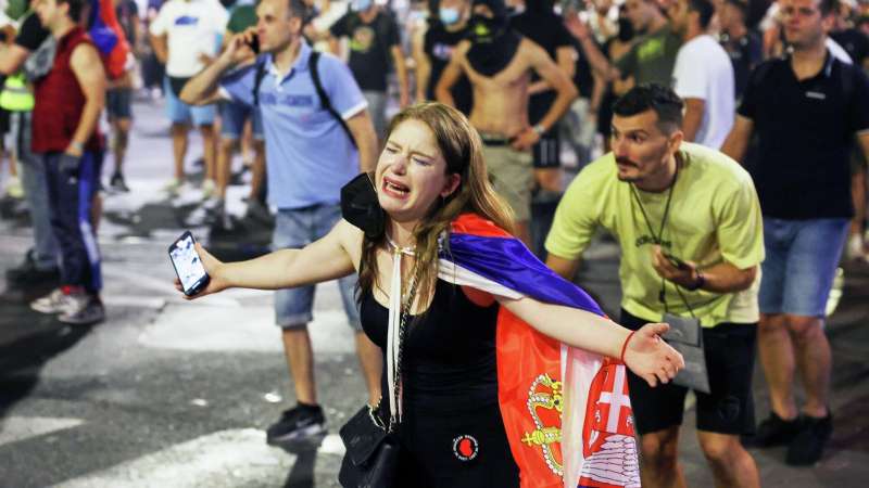 В Белграде протестующие перекрыли мост и улицы в центре города