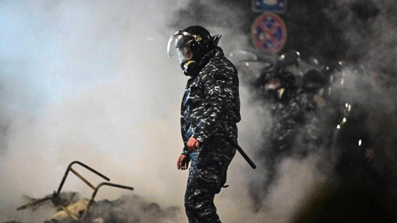 "Пытаются отбить вложения". На границе с Россией начался Майдан