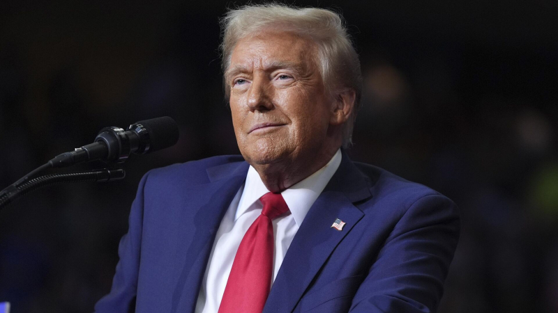 Трамп обсудит сделку по делу пособницы Эпштейна, пишут СМИ